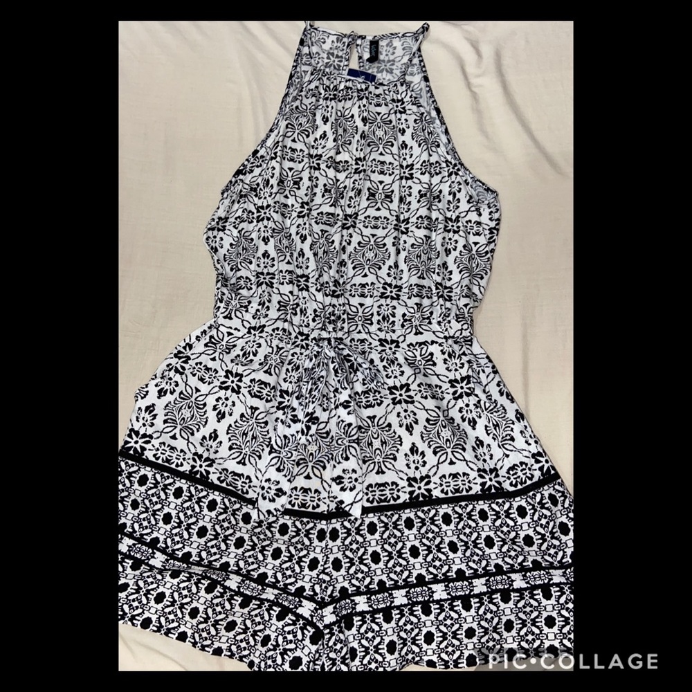 🤍Floral Print Romper🤍 Super Cute for summer!!